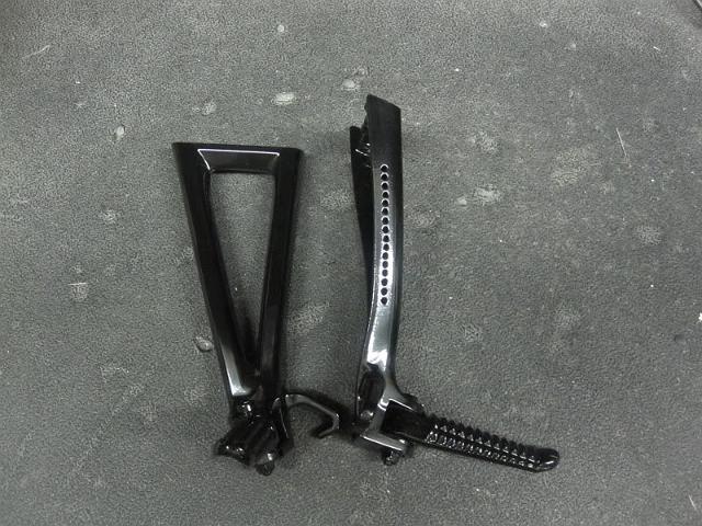 R6gloss002.jpg